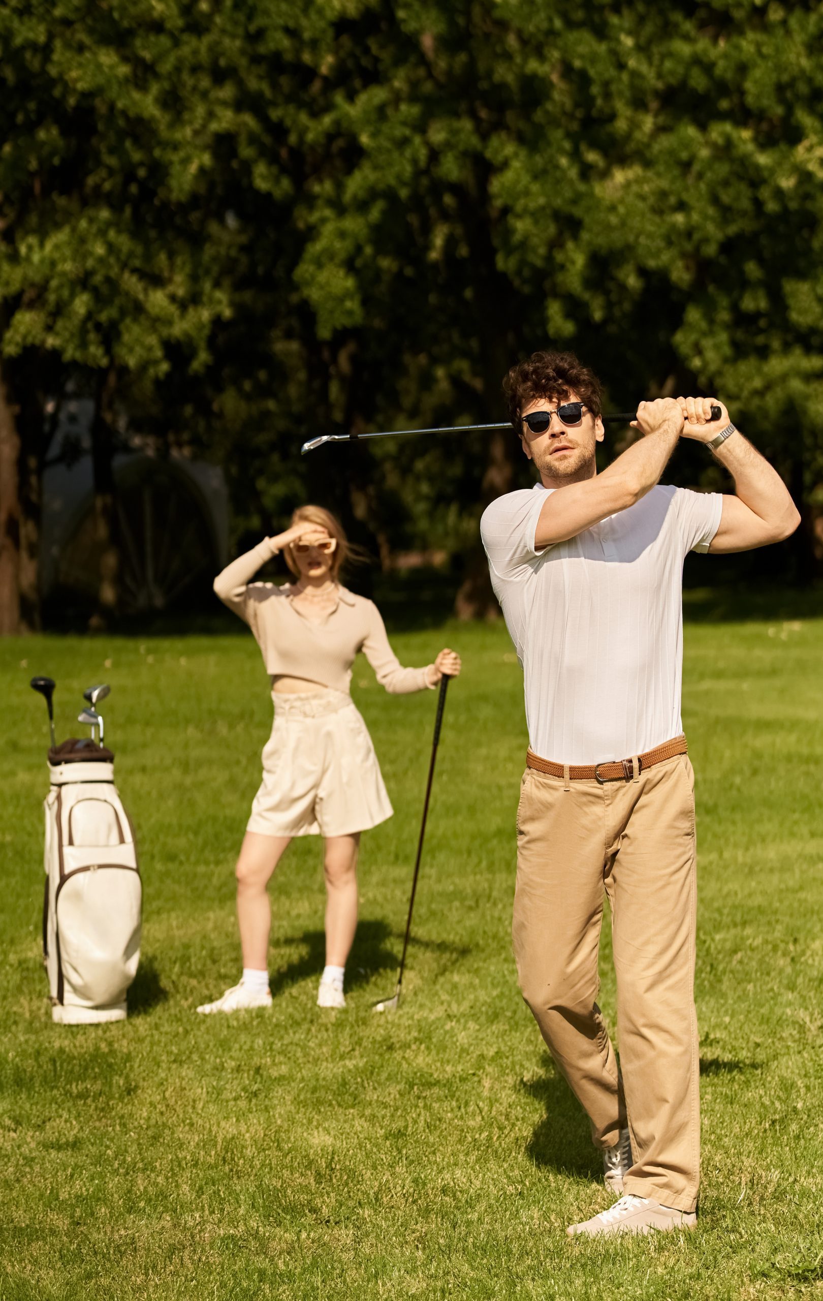 couple golf